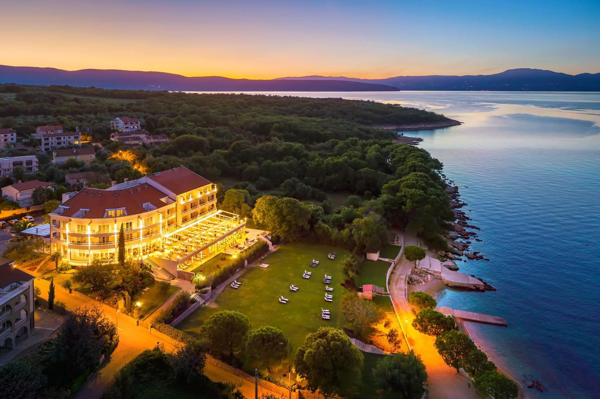 Spa & Wellness Hotel Pinia มาลินสกา ภายนอก รูปภาพ