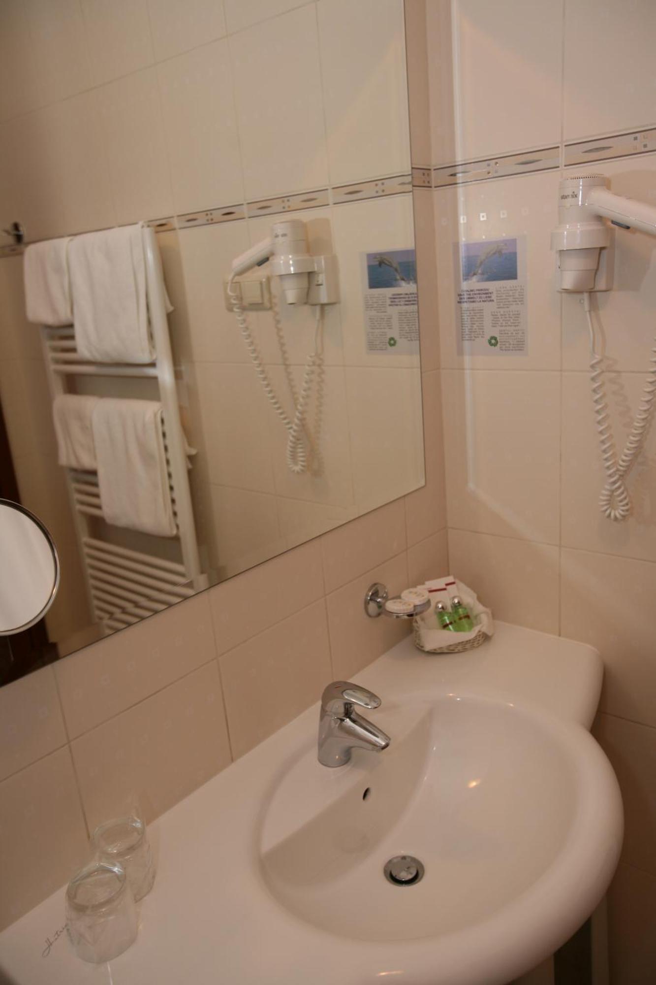 Spa & Wellness Hotel Pinia มาลินสกา ภายนอก รูปภาพ